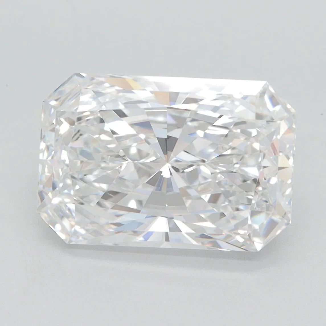4.09ct Radiant Lab Grown Diamond (Colour E, Clarity VVS1, IGI Certified)