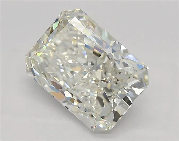 4.09ct Radiant Lab Grown Diamond (Colour G, Clarity VVS2, IGI Certified)