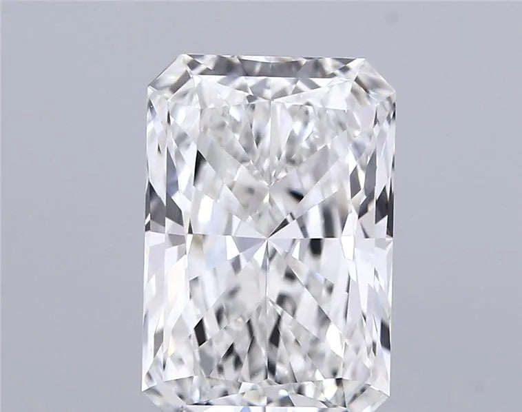 4.09ct Radiant Lab Grown Diamond (Colour G, Clarity VVS2, IGI Certified)