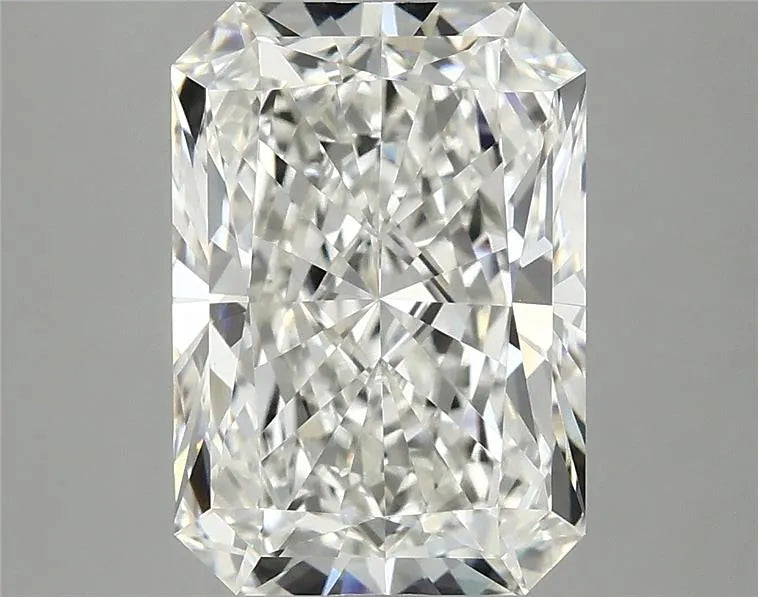 4.09ct Radiant Lab Grown Diamond (Colour G, Clarity VVS2, IGI Certified)