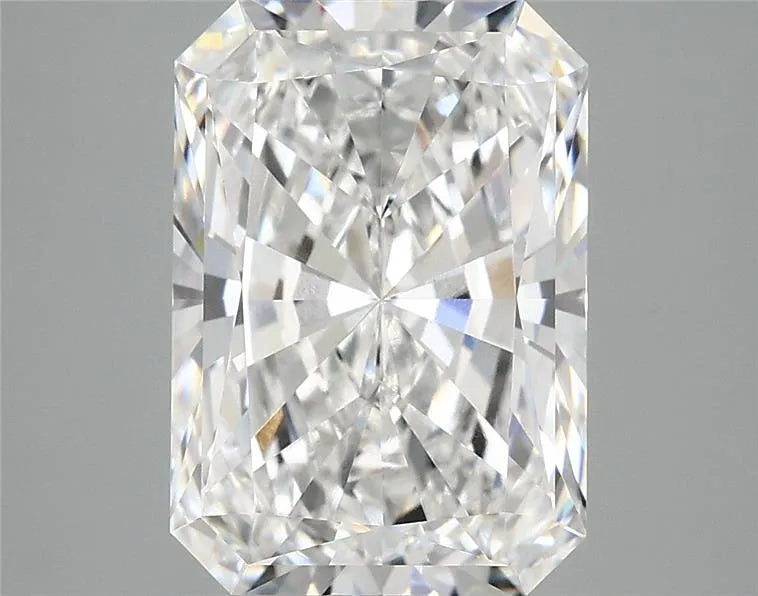 4.10ct Radiant Lab Grown Diamond (Colour E, Clarity VS1, IGI Certified)