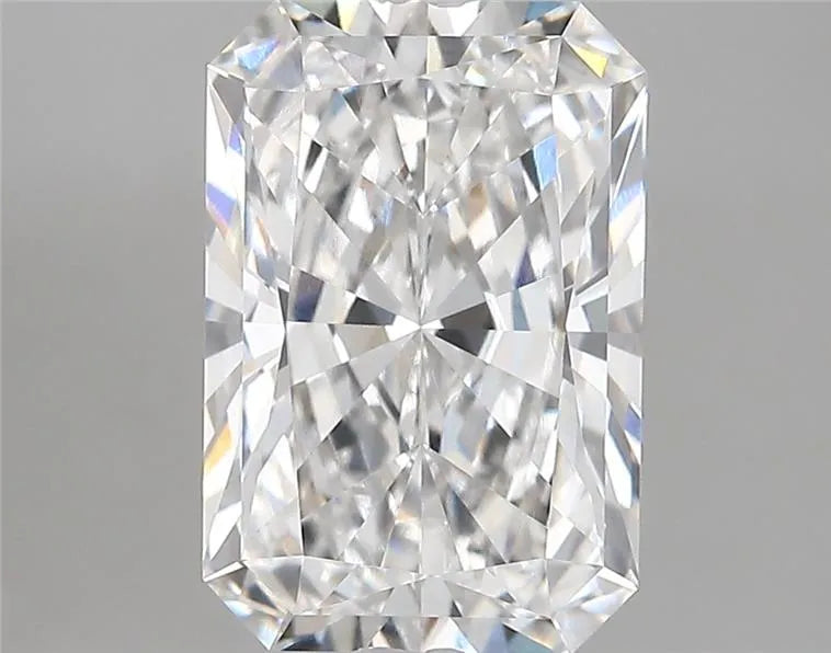 4.11ct Radiant Lab Grown Diamond (Colour E, Clarity VVS1, IGI Certified)