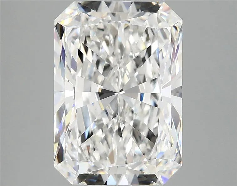 4.11ct Radiant Lab Grown Diamond (Colour E, Clarity VVS2, IGI Certified)