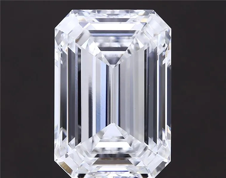 4.13ct Emerald Lab Grown Diamond (Colour E, Clarity VVS2, IGI Certified)