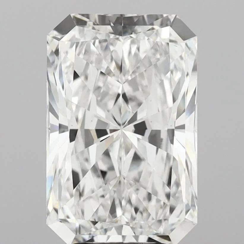 4.18ct Radiant Lab Grown Diamond (Colour E, Clarity VS1, IGI Certified)