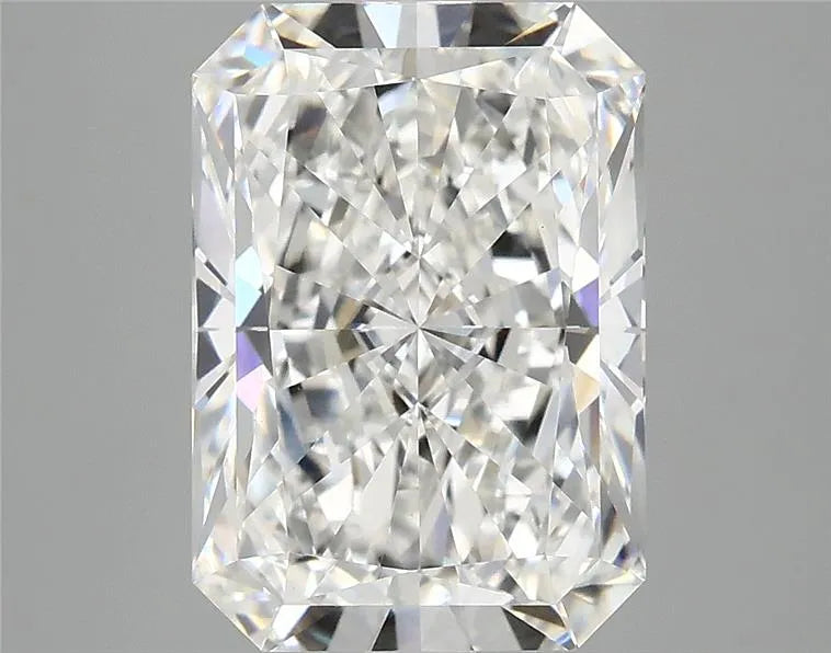 4.18ct Radiant Lab Grown Diamond (Colour E, Clarity VVS2, IGI Certified)