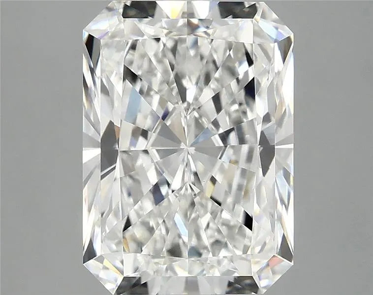 4.21ct Radiant Lab Grown Diamond (Colour E, Clarity VVS2, IGI Certified)