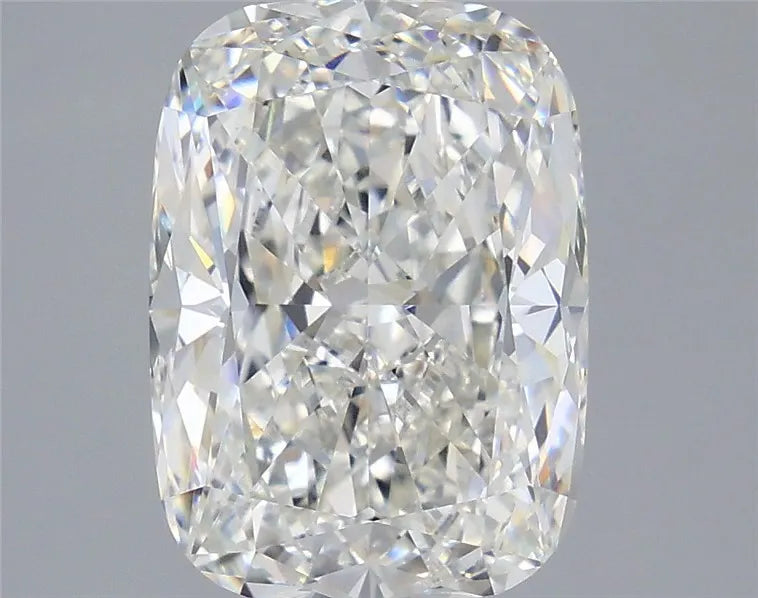 4.22ct Cushion modified Lab Grown Diamond (Colour G, Clarity VVS2, IGI Certified)