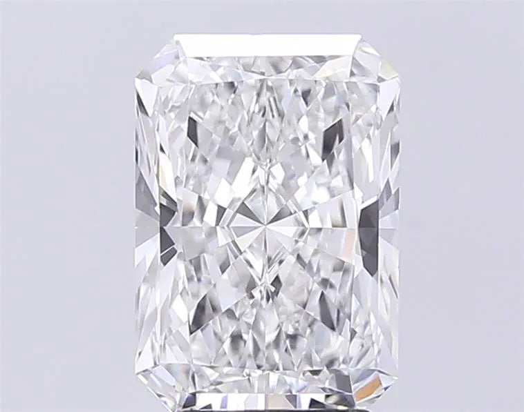 4.23ct Radiant Lab Grown Diamond (Colour E, Clarity VVS1, IGI Certified)