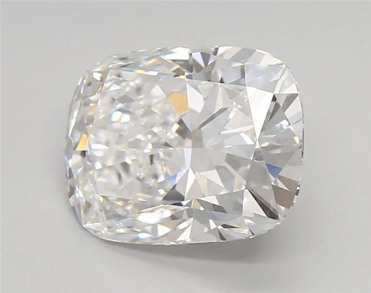 4.27ct Cushion modified Lab Grown Diamond (Colour E, Clarity VVS2, IGI Certified)
