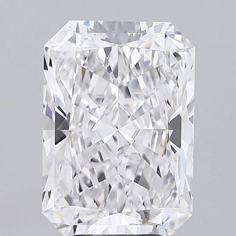 4.27ct Radiant Lab Grown Diamond (Colour D, Clarity VVS2, IGI Certified)