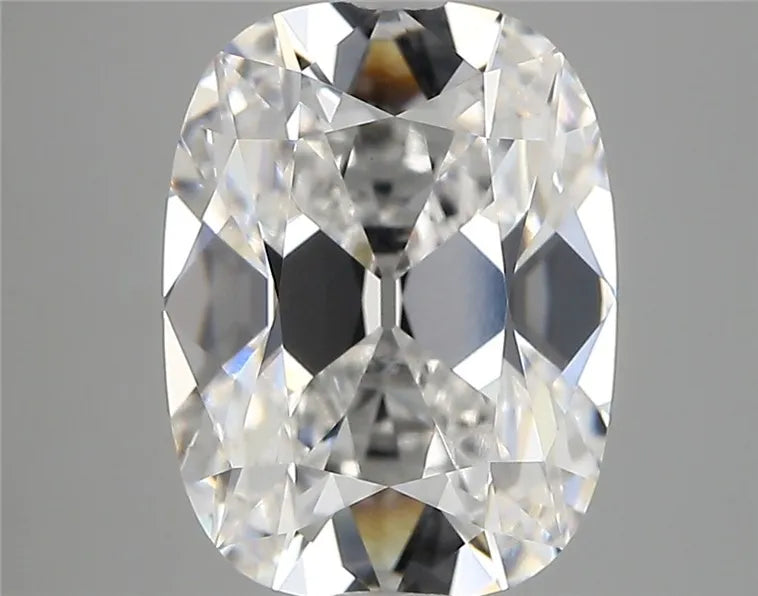 4.29ct Cushion modified Lab Grown Diamond (Colour E, Clarity VVS2, IGI Certified)