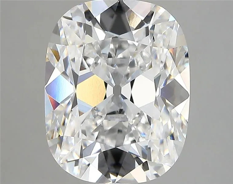 4.30ct Cushion modified Lab Grown Diamond (Colour D, Clarity VVS2, IGI Certified)