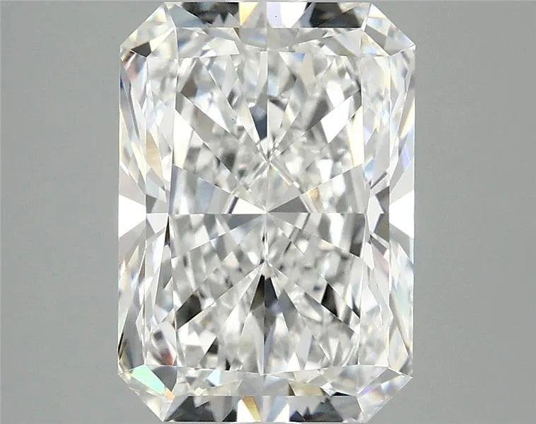 4.30ct Radiant Lab Grown Diamond (Colour E, Clarity VVS2, IGI Certified)