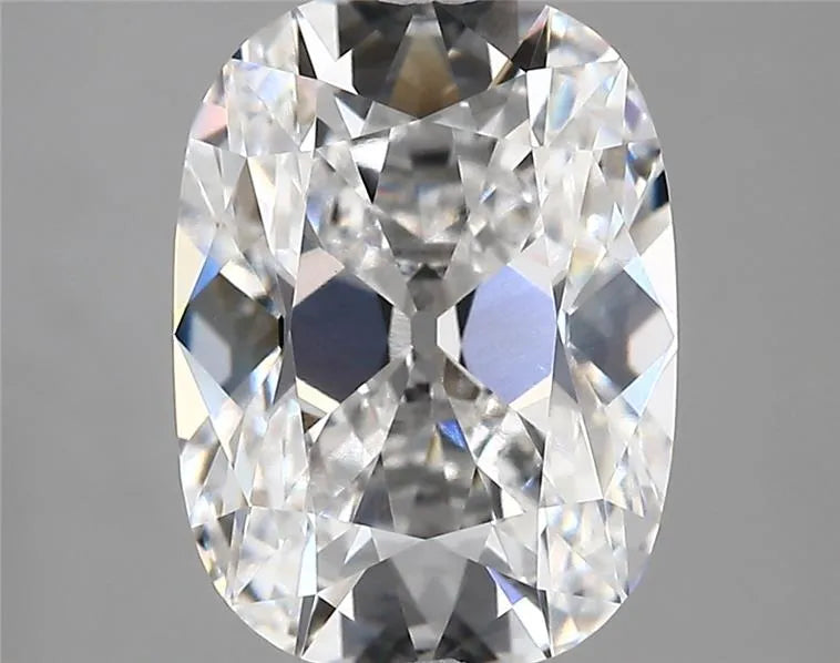 4.32ct Cushion modified Lab Grown Diamond (Colour D, Clarity VVS2, IGI Certified)