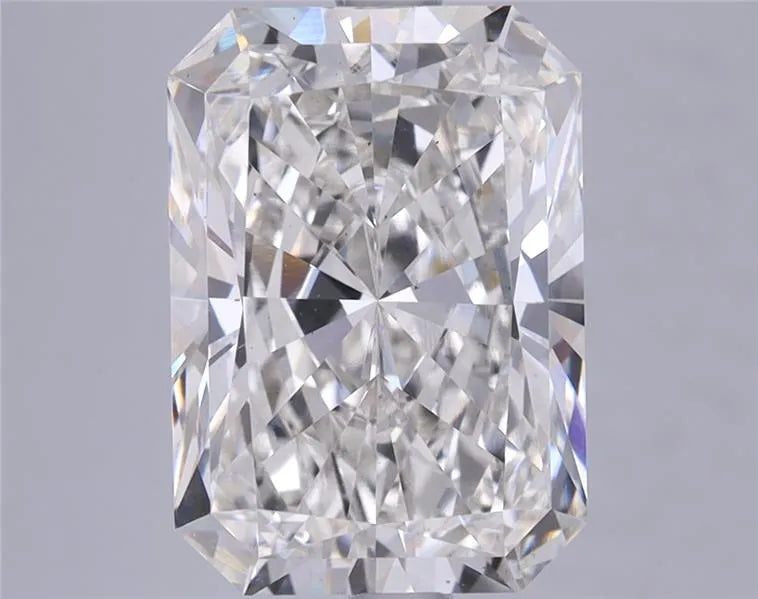 4.39ct Radiant Lab Grown Diamond (Colour G, Clarity SI1, IGI Certified)