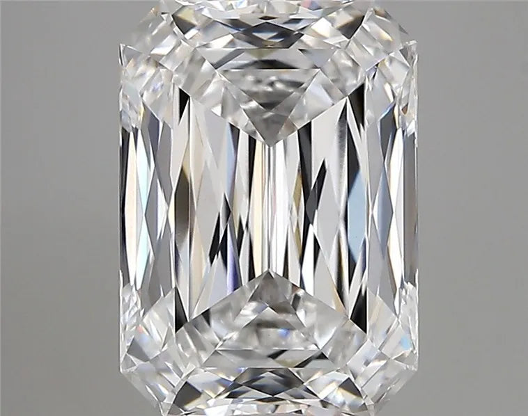 4.43ct Radiant Lab Grown Diamond (Colour E, Clarity VVS2, IGI Certified)