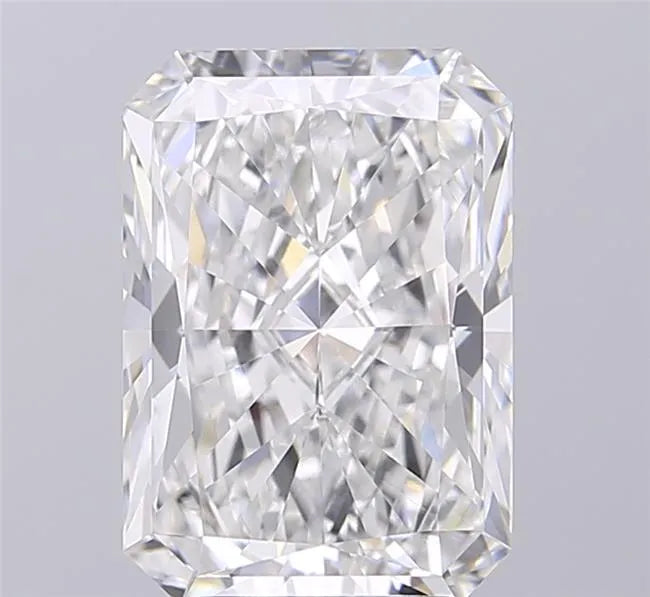 4.51ct Radiant Lab Grown Diamond (Colour E, Clarity VVS1, IGI Certified)