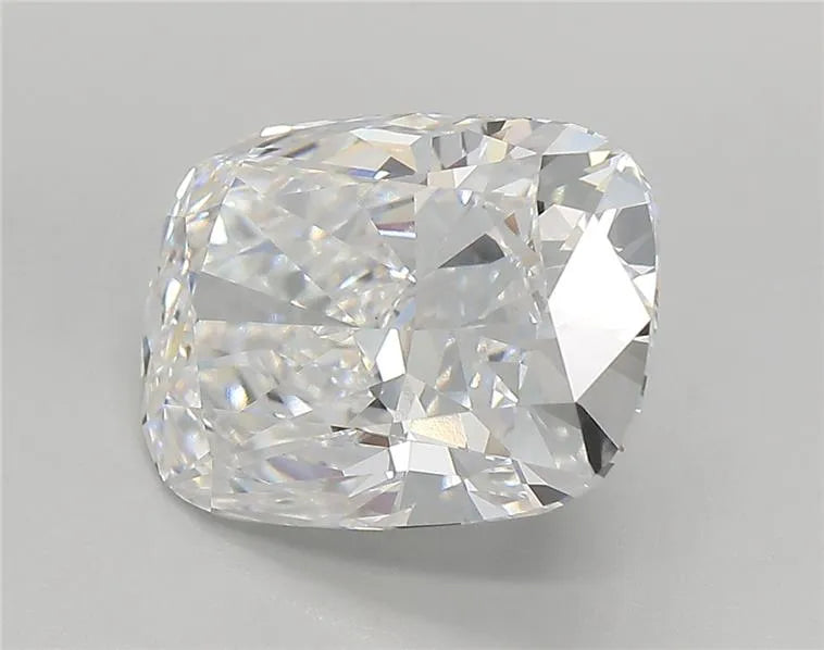 4.54ct Cushion modified Lab Grown Diamond (Colour D, Clarity VVS2, IGI Certified)