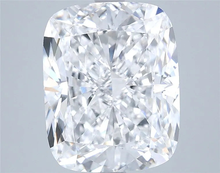 4.56ct Cushion modified Lab Grown Diamond (Colour D, Clarity VVS2, IGI Certified)