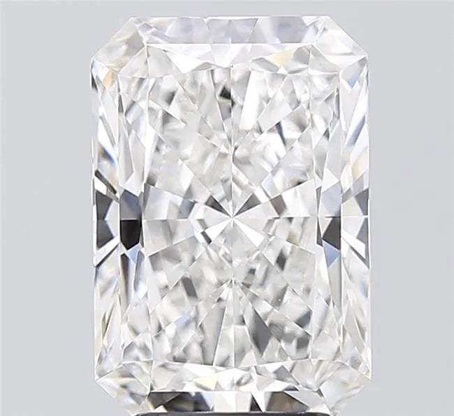 4.59ct Radiant Lab Grown Diamond (Colour F, Clarity VVS2, IGI Certified)