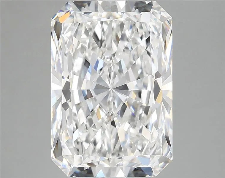 4.60ct Radiant Lab Grown Diamond (Colour E, Clarity VVS2, IGI Certified)
