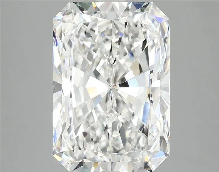 4.68ct Radiant Lab Grown Diamond (Colour E, Clarity VVS2, IGI Certified)