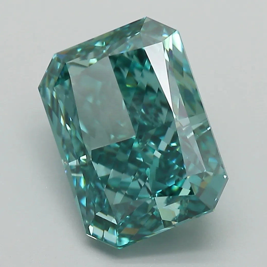 4.74ct Radiant Lab Grown Diamond (Colour Fancy Vivid Green, Clarity VVS2, IGI Certified)