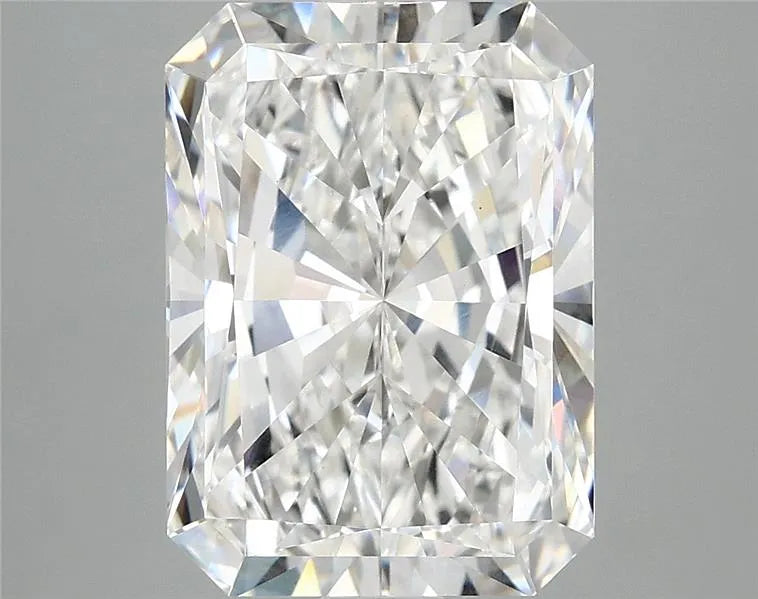 4.76ct Radiant Lab Grown Diamond (Colour E, Clarity VVS2, IGI Certified)