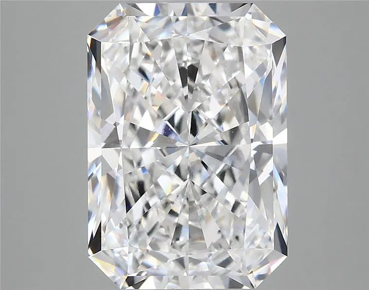 4.78ct Radiant Lab Grown Diamond (Colour D, Clarity VVS2, IGI Certified)