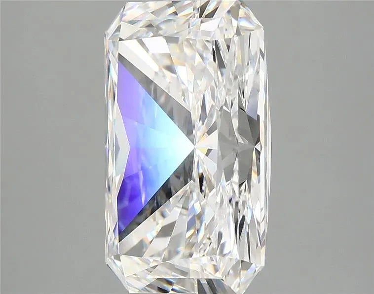 4.90ct Radiant Lab Grown Diamond (Colour E, Clarity VVS2, IGI Certified)