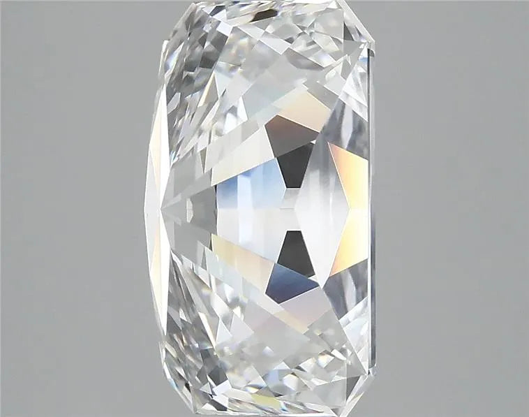 4.92ct Radiant Lab Grown Diamond (Colour F, Clarity VVS2, IGI Certified)