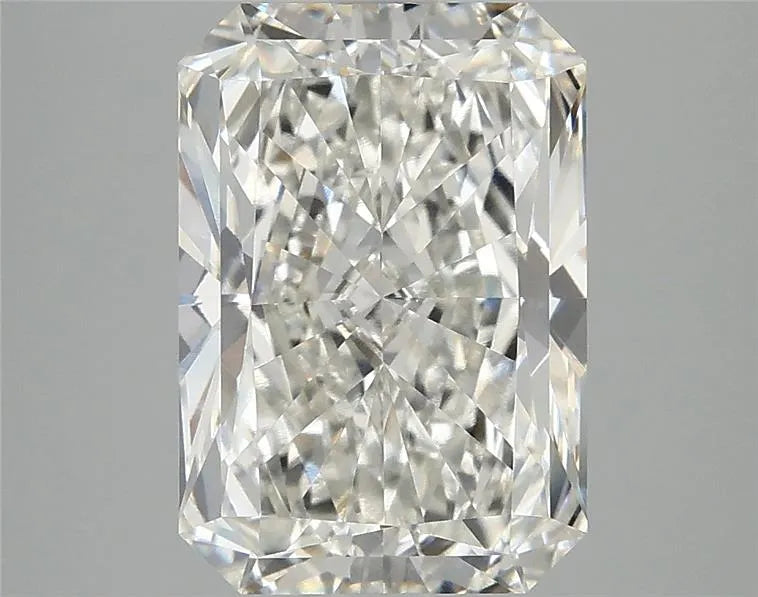 4.03ct Radiant Lab Grown Diamond (Colour G, Clarity VVS2, IGI Certified)