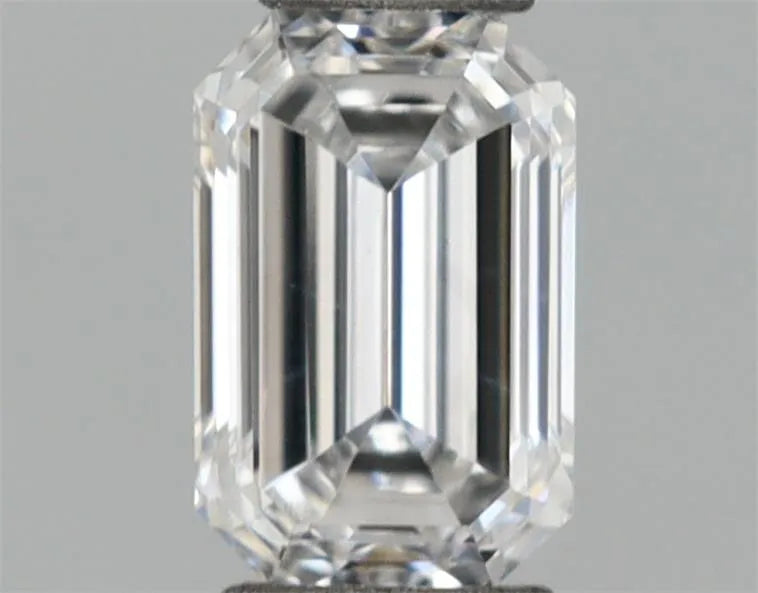 0.42ct Emerald Lab Grown Diamond (Colour E, Clarity VVS2, IGI Certified)