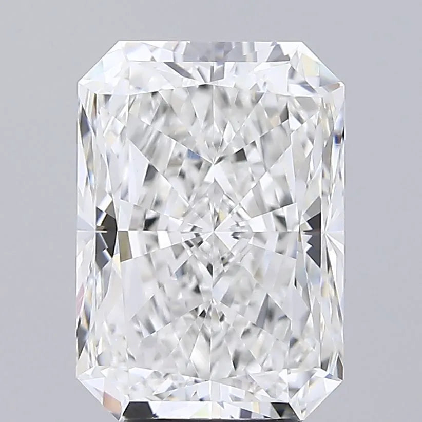 5.00ct Radiant Lab Grown Diamond (Colour E, Clarity VVS2, IGI Certified)