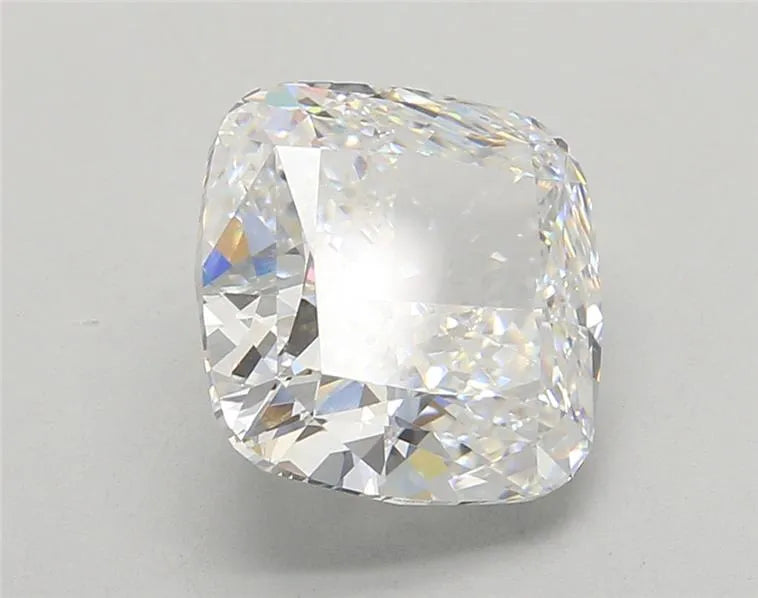 5.01ct Cushion modified Lab Grown Diamond (Colour E, Clarity VVS2, IGI Certified)
