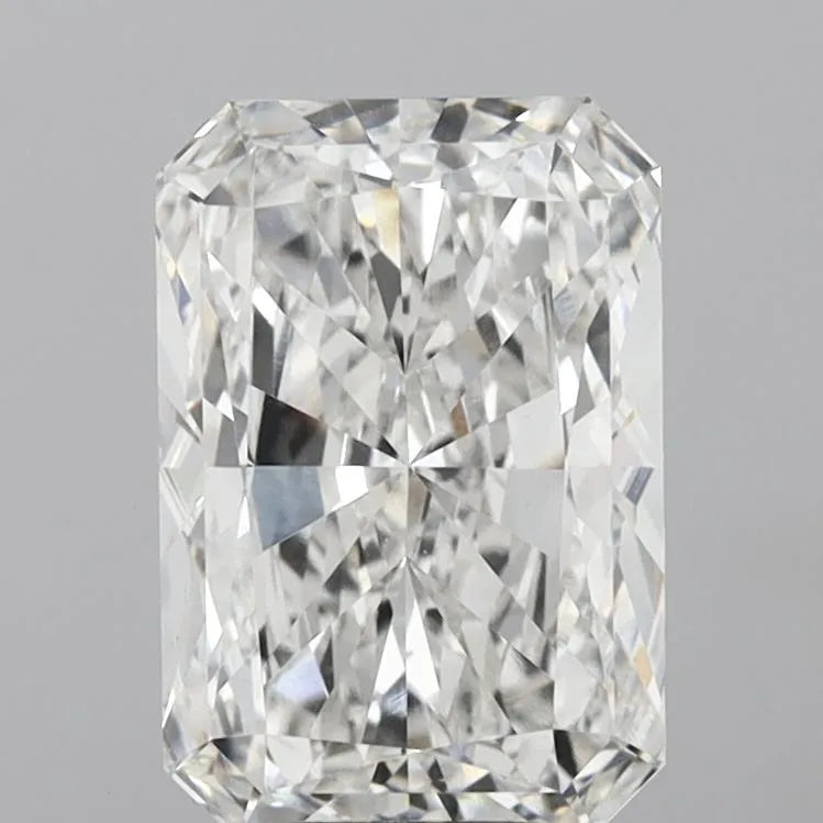5.01ct Radiant Lab Grown Diamond (Colour E, Clarity VVS2, IGI Certified)