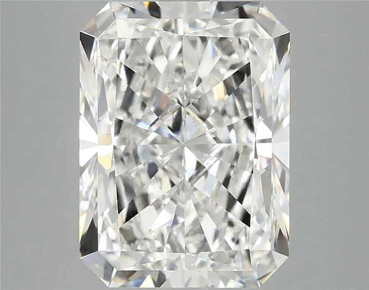 5.01ct Radiant Lab Grown Diamond (Colour E, Clarity VVS2, IGI Certified)