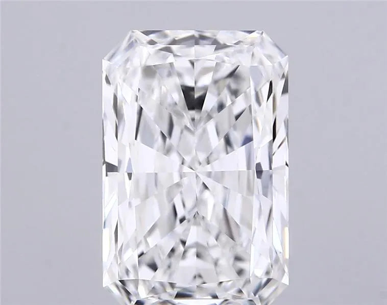 5.02ct Radiant Lab Grown Diamond (Colour E, Clarity VVS1, IGI Certified)