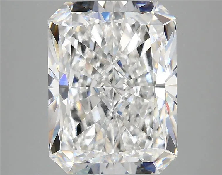 5.02ct Radiant Lab Grown Diamond (Colour E, Clarity VVS2, IGI Certified)