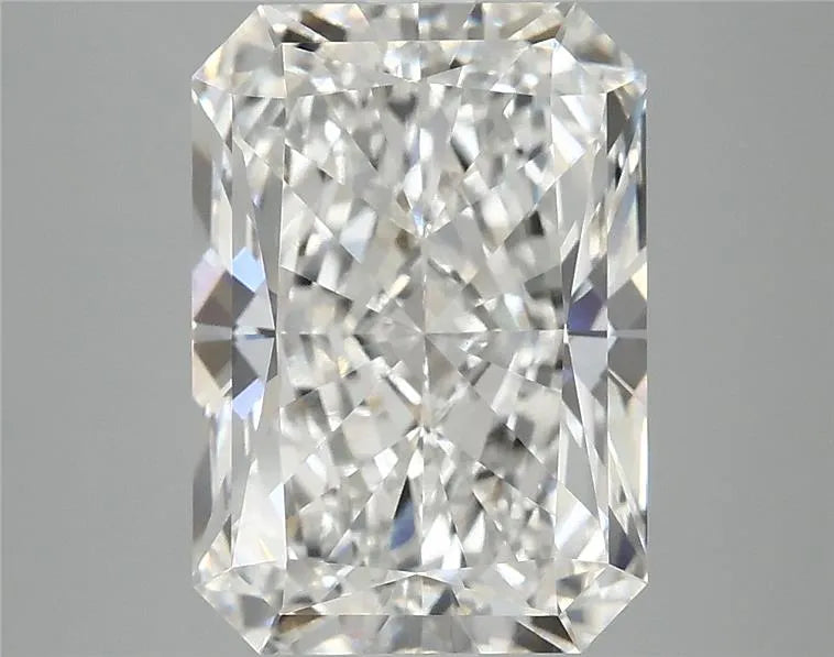 5.02ct Radiant Lab Grown Diamond (Colour F, Clarity VVS2, IGI Certified)