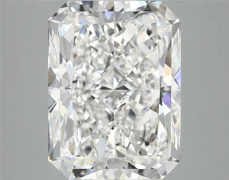 5.03ct Radiant Lab Grown Diamond (Colour E, Clarity VVS2, IGI Certified)