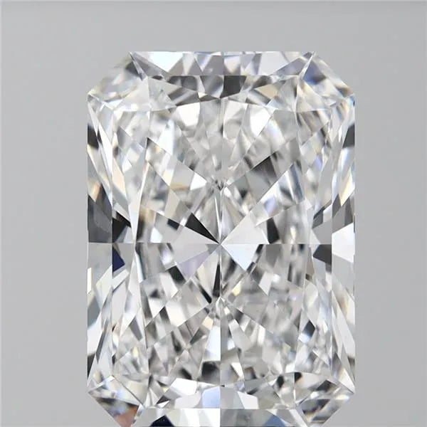 5.04ct Radiant Lab Grown Diamond (Colour E, Clarity VVS1, IGI Certified)