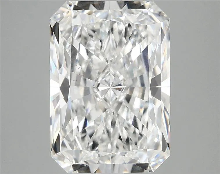 5.04ct Radiant Lab Grown Diamond (Colour E, Clarity VVS2, IGI Certified)