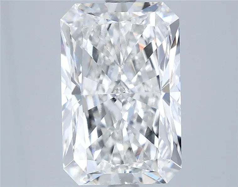 5.05ct Radiant Lab Grown Diamond (Colour E, Clarity VVS1, IGI Certified)
