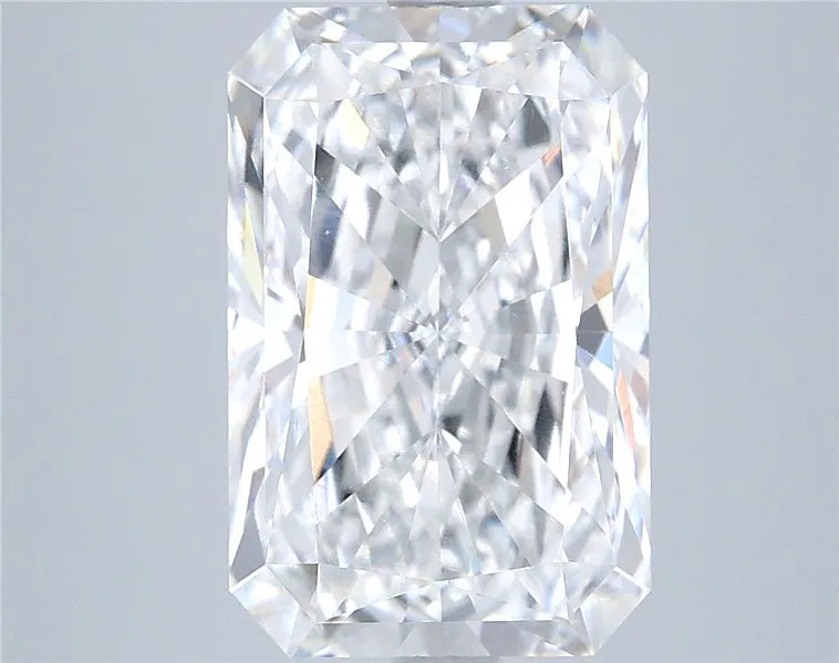 5.05ct Radiant Lab Grown Diamond (Colour E, Clarity VVS2, IGI Certified)