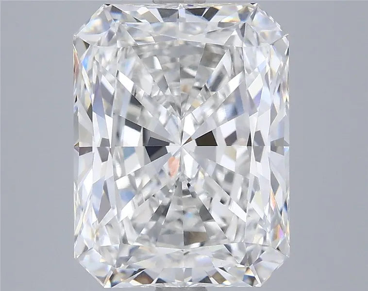 5.06ct Radiant Lab Grown Diamond (Colour E, Clarity VVS2, IGI Certified)