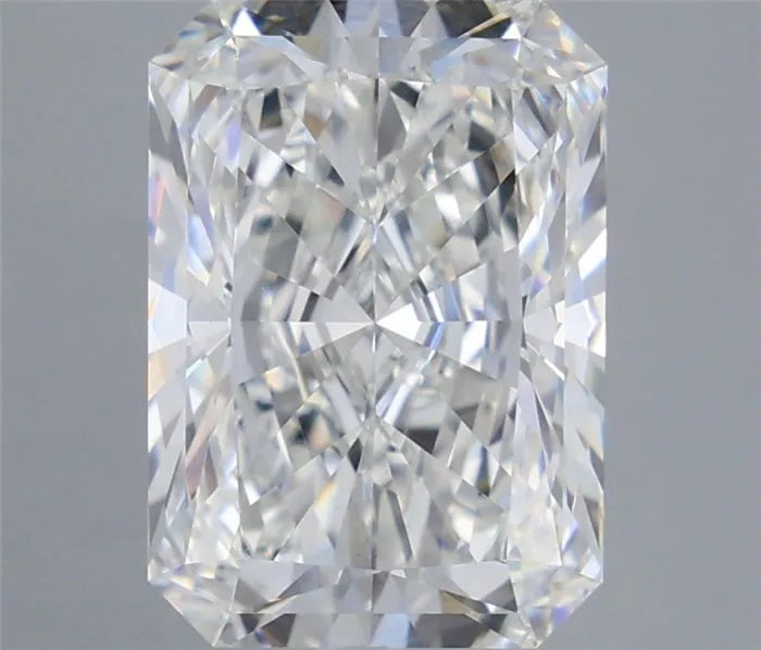 5.06ct Radiant Lab Grown Diamond (Colour F, Clarity VVS2, IGI Certified)