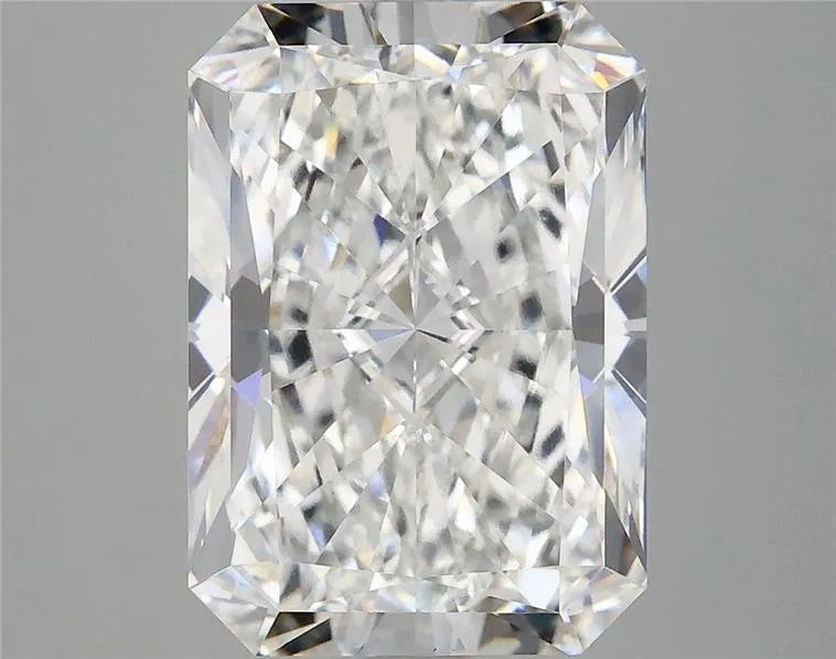 5.07ct Radiant Lab Grown Diamond (Colour E, Clarity VVS2, IGI Certified)