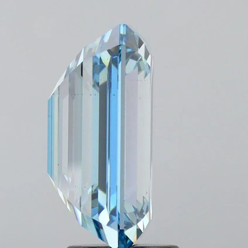 5.09ct Emerald Lab Grown Diamond (Colour Fancy Vivid Blue, Clarity VS2, IGI Certified)